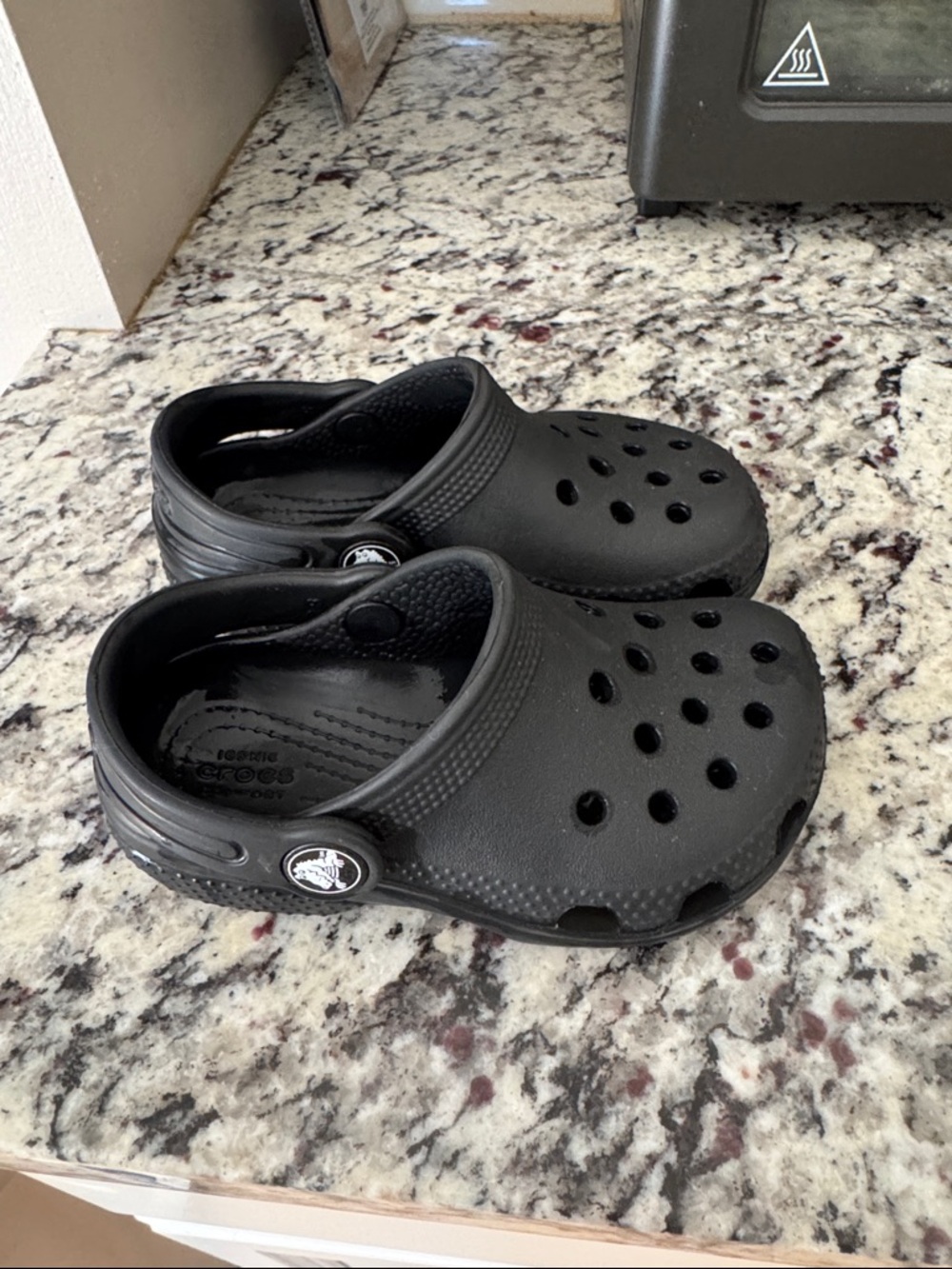 CROCS Kids Classic Clog in Black